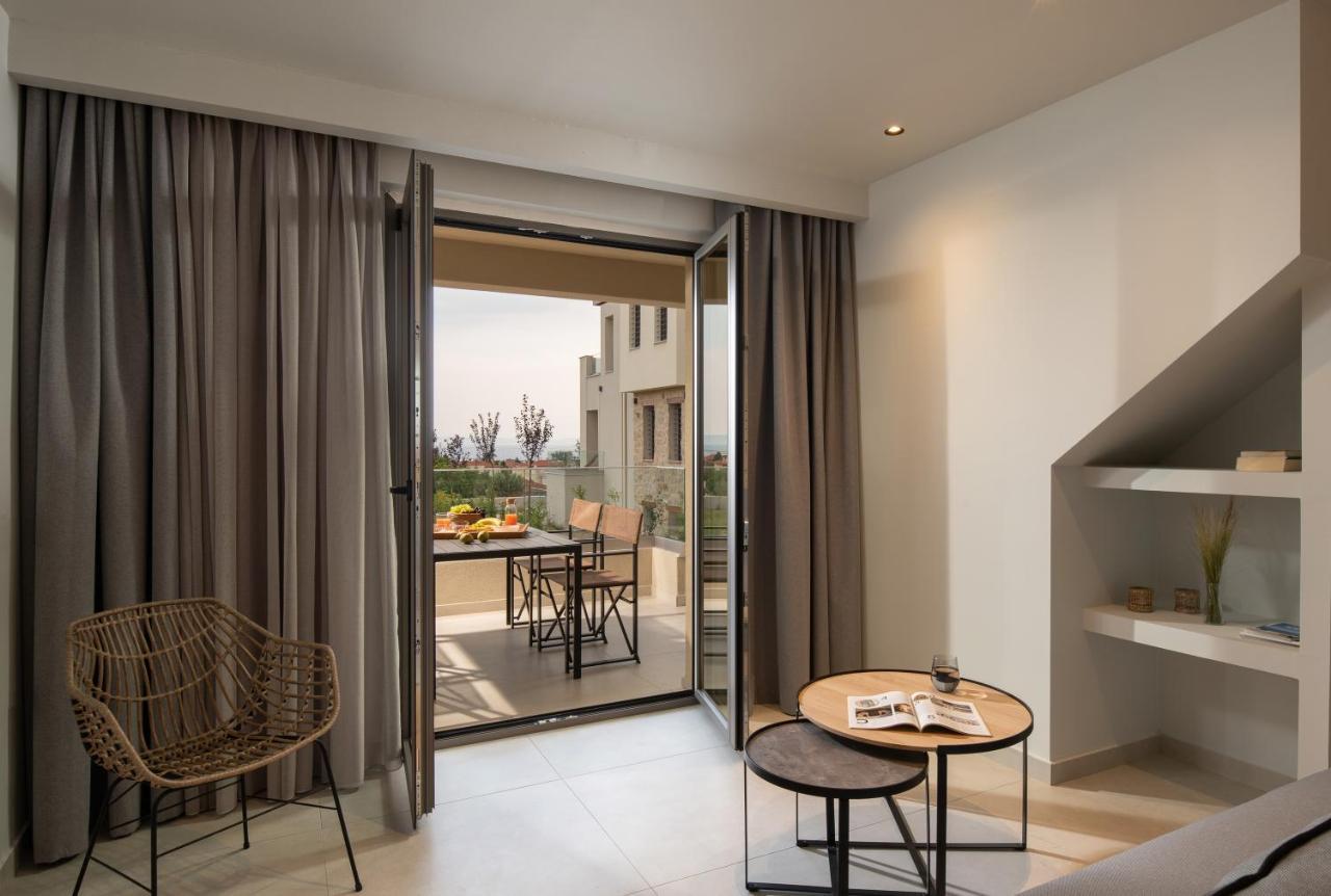 Melian Suites Никити Екстериор снимка