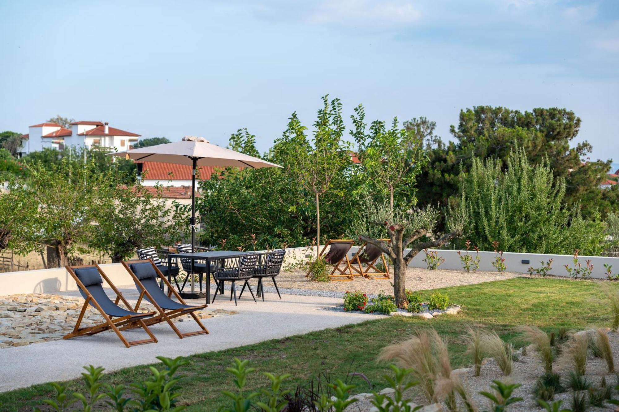 Melian Suites Никити Екстериор снимка