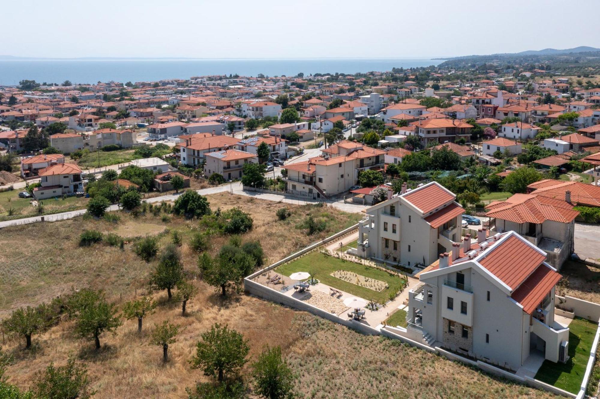 Melian Suites Никити Екстериор снимка