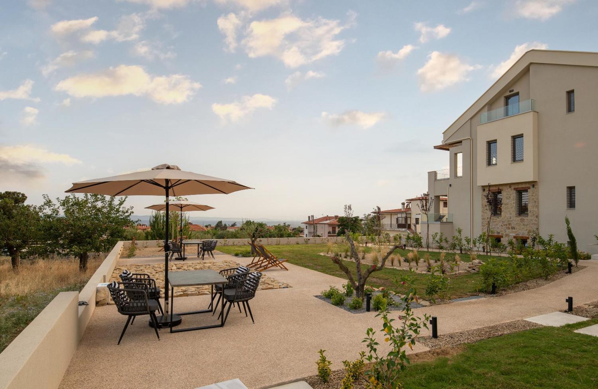 Melian Suites Никити Екстериор снимка